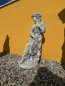 Preview: Sitzende Frauenfigur, Gartenfigur, Steinfigur