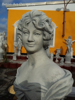 magnificent breasts "Frauenbüste" 51 cm tall