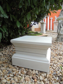 Preview: Sockel, 2 teilig, 45 x 45 cm für Gartenfiguren, Statuen, Skulpturen, Pflanzschalen, Park & Gartendekoration, Steinguss