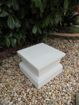 Preview: Sockel, 2 teilig, 45 x 45 cm für Gartenfiguren, Statuen, Skulpturen, Pflanzschalen, Park & Gartendekoration, Steinguss