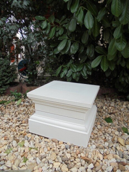 Preview: Sockel, 2 teilig, 45 x 45 cm für Gartenfiguren, Statuen, Skulpturen, Pflanzschalen, Park & Gartendekoration, Steinguss