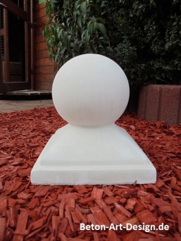 Preview: Kugel, Pinienzapfen, Pfeilerschmuck, Obelisk, Pfeilerkappe, Gartendekoration