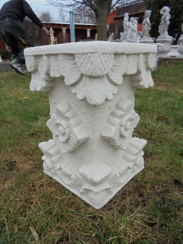 Sockel, Kapitell, Podest, Figurensockel, Steinsockel, Gartendekoration
