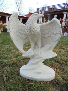 Adler, Gartenfiguren, Steinfiguren, Statuen, Skulpturen, Gartendekoration