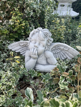 Nachdenklicher Engel, Engelsfigur