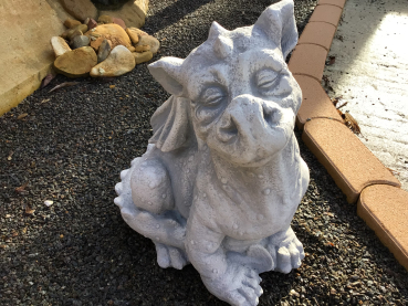 Steinfigur sitzender Drache, Steinguss, Skulpturen, Statuen, Tierfiguren, Gartenfigur