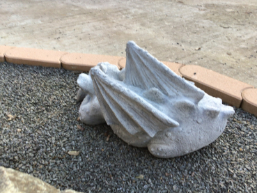 Steinfigur liegender Drache, Steinguss, Skulpturen, Statuen, Tierfiguren, Gartenfigur