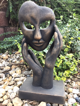 Steinfigur Hände mit Gesicht, Gartenfigur Steinguss, 37 cm, Büste