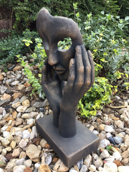 Preview: Steinfigur Hände mit Gesicht, Gartenfigur Steinguss, 37 cm, Büste
