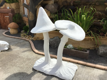Preview: Pilzgruppe, Steinfigur, Skulptur, Frostsicher, Gartendekoration, Winterfest, Statue