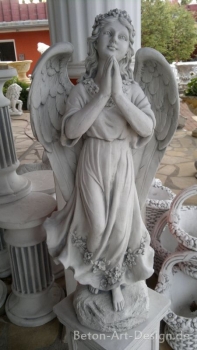 detailed angel statue made â€‹â€‹of concrete 75 cm high