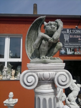 Gargoyle, Statuen, Steinfiguren, Skulpturen, Gartenfiguren