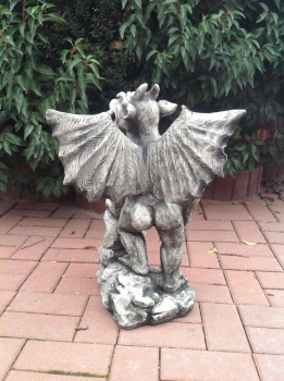 Gargoyle, Statuen, Steinfiguren, Skulpturen, Gartenfiguren