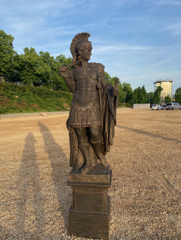 Gartenfigur, "Centurio" Römischer Feldherr mit Speer, Steinguss, Statue, Park & Gartendekoration, Steinfigur
