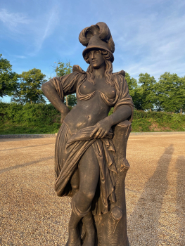 Römer, Römerin, Steinguss, Steinfigur, Gartenfigur, Statue