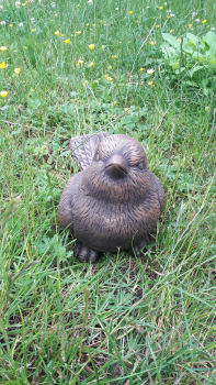 Gartenfigur, kleiner Spatz "Blick nach links" 16 cm groß, Steinfigur, Skulptur, Park & Gartendekoration