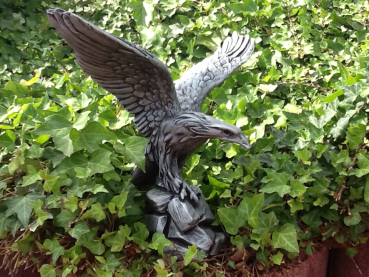 Skulptur Adler, Steinguss, Gartenfigur