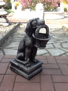 Preview: Gartenfigur, süsser Hund mit Korb im Maul - Geschenkidee, Skulptur, Gartendekoration, Steinfigur, Steinguss