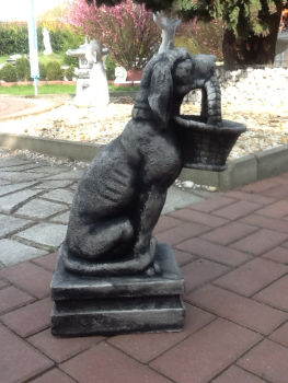 Gartenfigur, süsser Hund mit Korb im Maul - Geschenkidee, Skulptur, Gartendekoration, Steinfigur, Steinguss