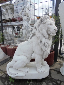 Löwen, Steinfiguren, Gartenfiguren, Skulpturen, Statuen