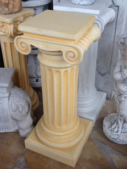 Säule, Sockel für Skulpturen, Steinfiguren, Weißbeton