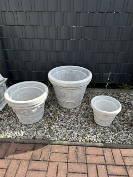 Preview: Kleiner Pflanztopf, kleine Pflanzvase, Gartenfigur
