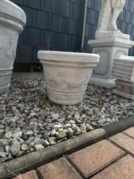 Kleiner Pflanztopf, kleine Pflanzvase, Gartenfigur