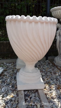 vase / planter for garden or patio