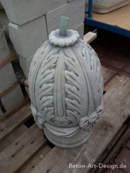Preview: Pinienzapfen, Brunnen