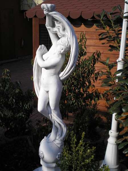 Gartenfiguren, Steinfiguren, Statuen, Skulpturen, Gartendekoration