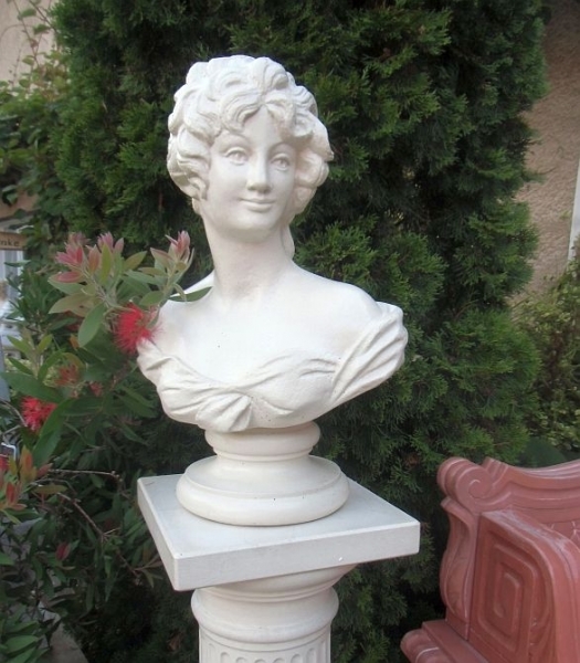 magnificent breasts "Frauenbüste" 51 cm tall