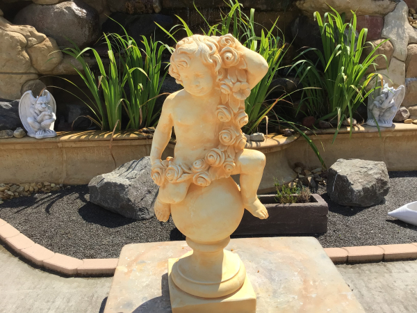 Gartenfigur Frühling aus 4 Jahreszeiten, Putte auf Kugel, Skulptur, Steinfigur