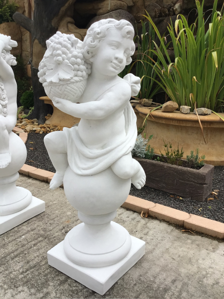 Gartenfigur Herbst aus 4 Jahreszeiten, Putte auf Kugel, Skulptur, Steinfigur, Steinguss, Statue