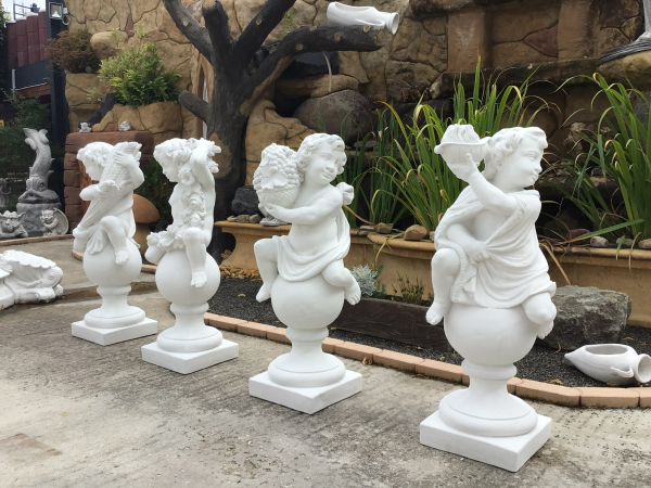 Gartenfiguren Set aus 4 Jahreszeiten, 4 Putten auf Kugel, Park & Gartendekoration, Steinfiguren, Statuen