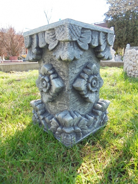 Sockel, Kapitell, Podest, Figurensockel, Steinsockel, Gartendekoration