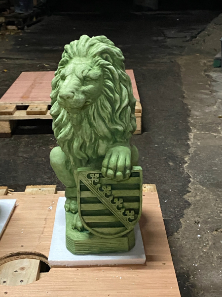 Gartenfiguren, Löwenpaar mit Wappen, je 53 cm Park & Gartendekoration, Steinfiguren, Skulpturen, Sachsenwappen