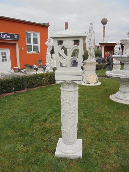 Steinlaterne, Gartenlampe, Stehlampe, Gartendekoration