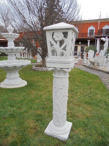 Steinlaterne, Gartenlampe, Stehlampe, Gartendekoration