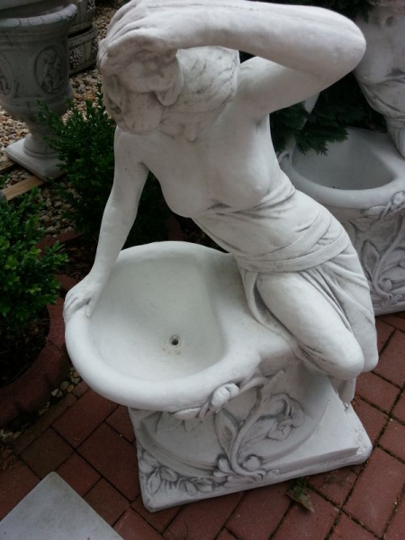 Gartenfigur, grosse Pflanzfigur "Frau mit Pflanzschale" 102 cm hoch, Park & Gartendekoration, Steinguss