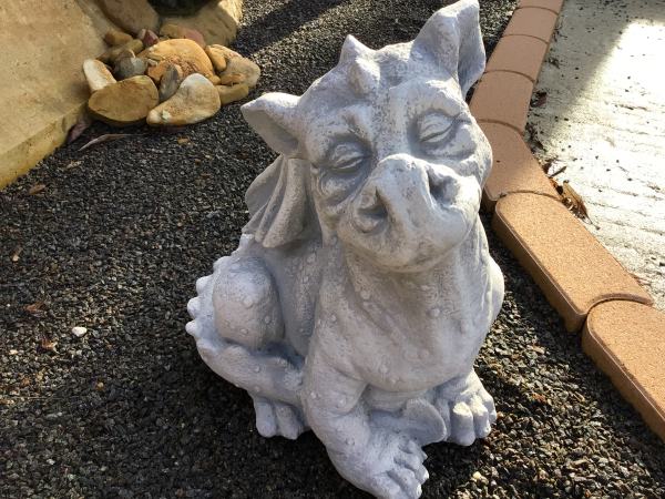 Steinfigur sitzender Drache, Steinguss, Skulpturen, Statuen, Tierfiguren, Gartenfigur