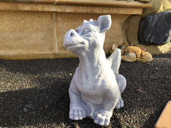 Steinfigur sitzender Drache, Steinguss, Skulpturen, Statuen, Tierfiguren, Gartenfigur