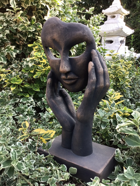 Steinfigur Hände mit Gesicht, Gartenfigur Steinguss, 37 cm, Büste