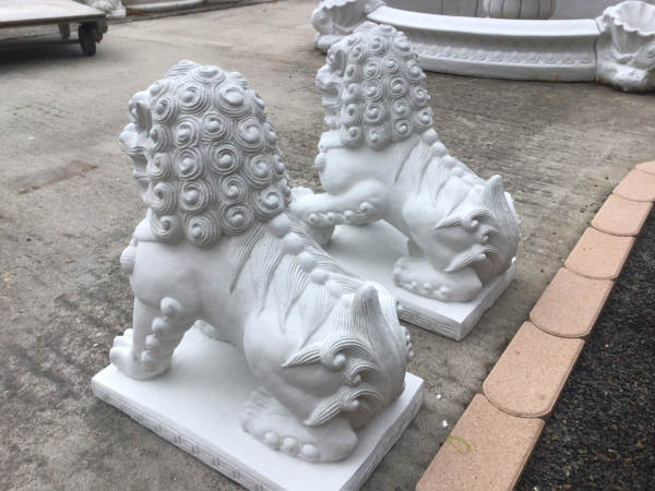 Fu-Löwen-Statuen-Gartenfiguren