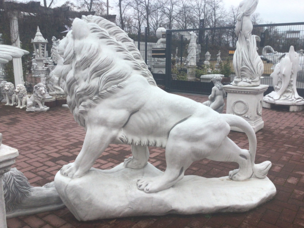 Steinfigur Löwe, Lebensgroße Statue, Frostsicher, Winterfest