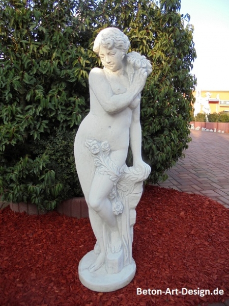 Stone statue of the "pretty girl" 140 cm - 132 kg