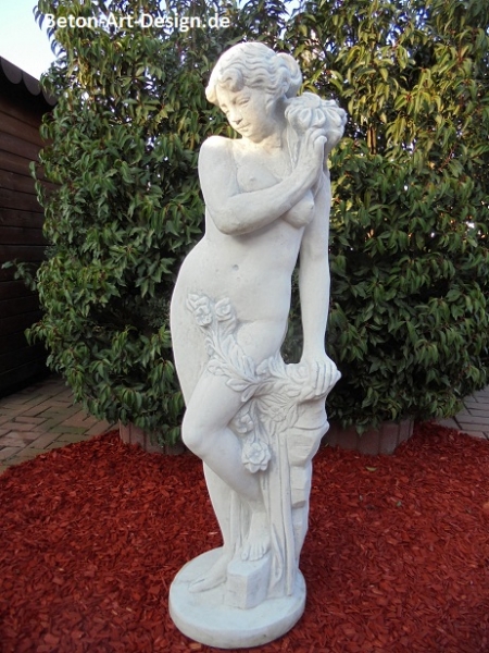 Stone statue of the "pretty girl" 140 cm - 132 kg