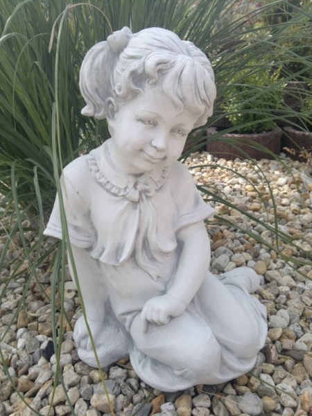 pretty garden figure "girls sitting" 48 cm