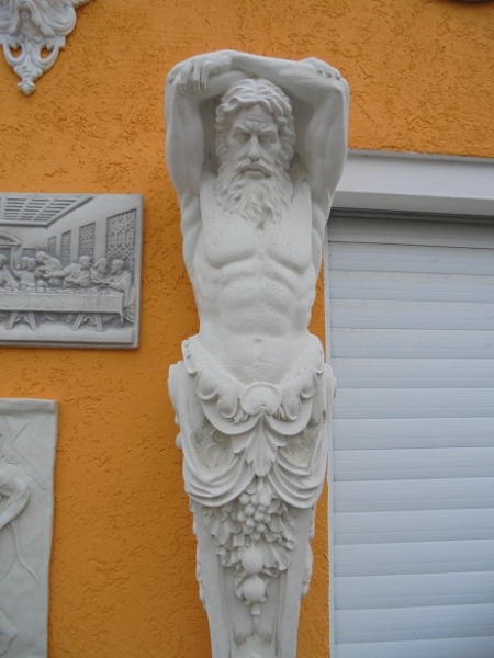 Karyatide, Konsole, Schlussstein, Stuck, Zierstuck, Gesims, Fassadenstuck