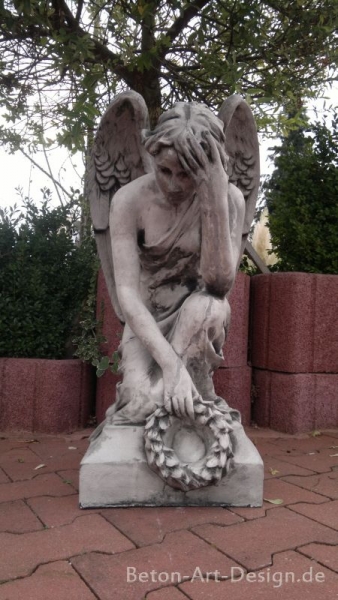 beautiful angel grave concrete 81 cm tall