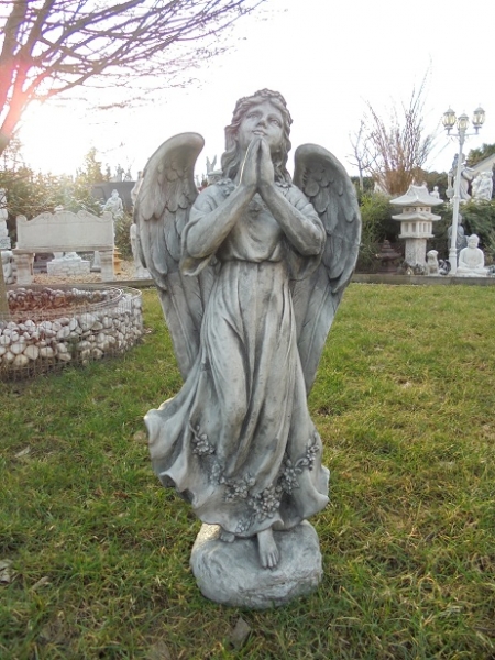 detailed angel statue made â€‹â€‹of concrete 75 cm high
